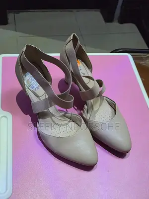 Nude Heeled Shoe