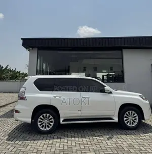 Lexus GX 460 Base 2017 White