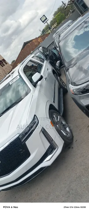 Cadillac Escalade 2019 White