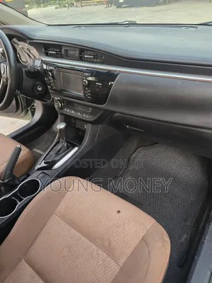 Toyota Corolla LE 4dr Sedan (1.8L 4cyl CVT) 2015 Green