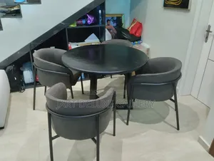 Stylish 4-Seater Round Dining Set