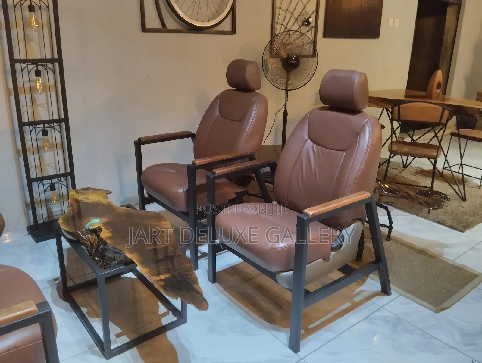Unique Auto Lounge Set