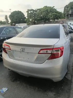 Toyota Camry SE V6 4dr Sedan (3.5L 6cyl 6A) 2013 Silver