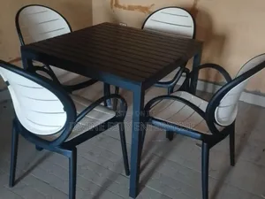 Chic Outdoor Dining Set