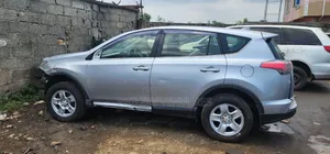 Toyota RAV4 LE 4dr SUV (2.5L 4cyl 6A) 2014 Silver