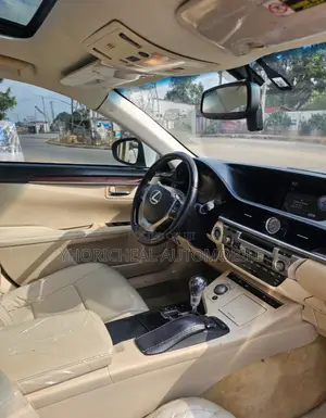 Lexus ES 350 FWD 2014 White