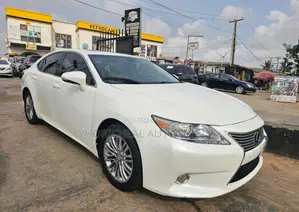 Lexus ES 350 FWD 2014 White