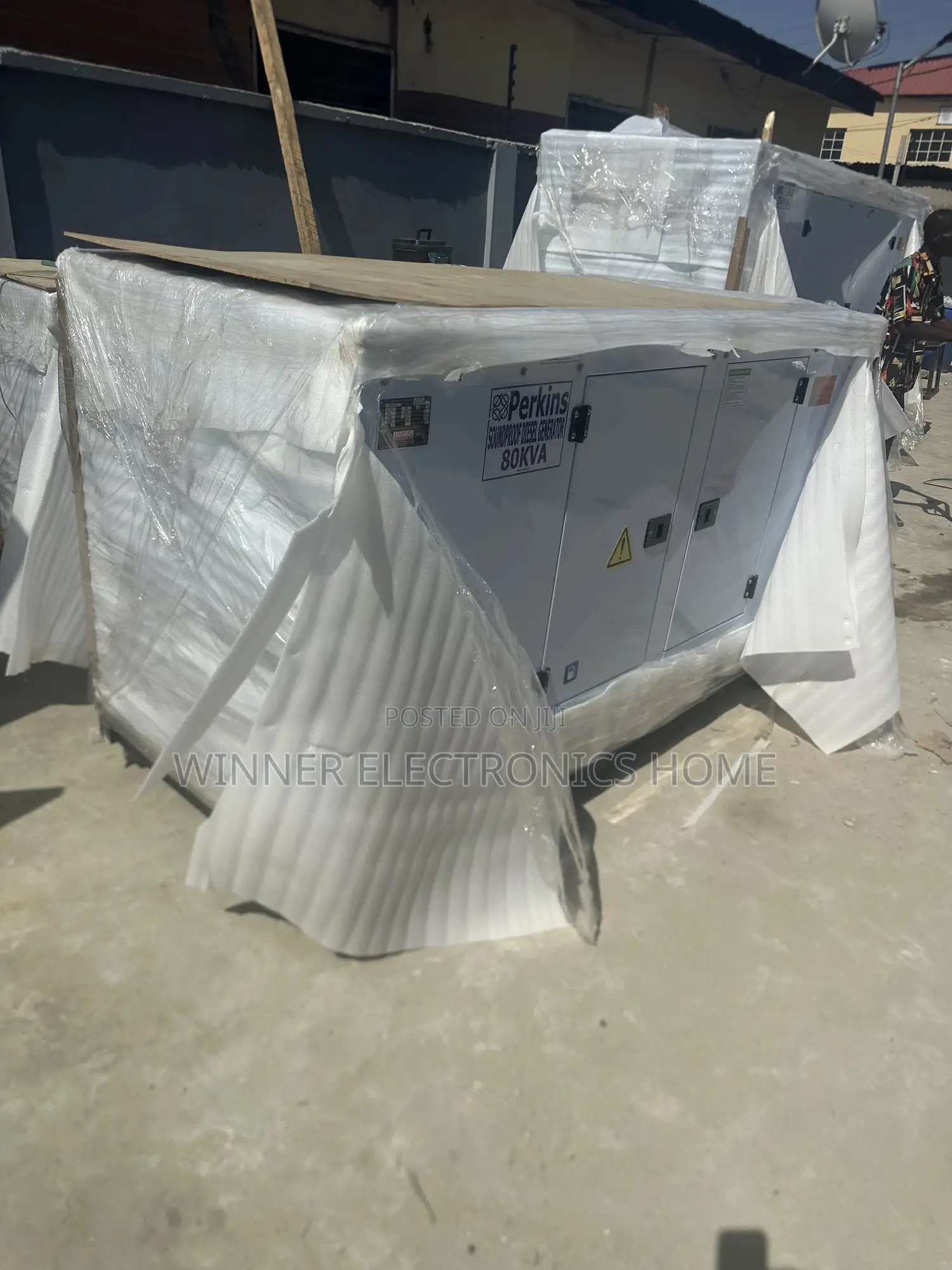 Perkins Top Class 80kva England Engine Soundproof Generator