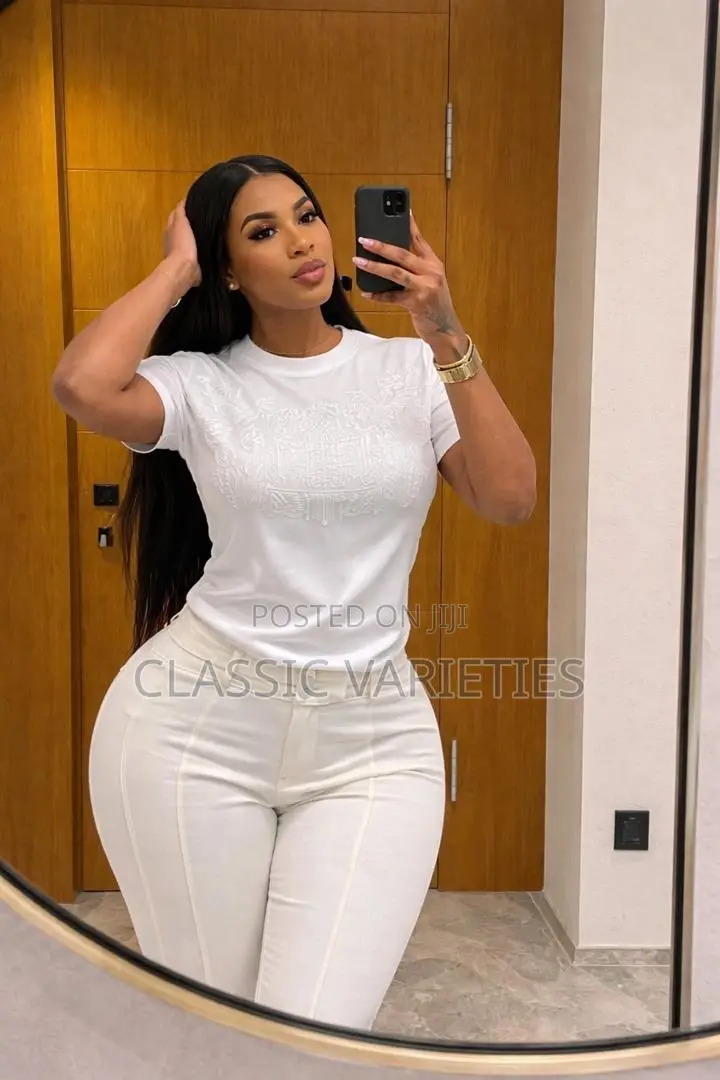 Lux’ White Pertan Basic Top