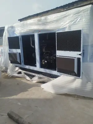 Perkins 650kva Soundproof Diesel Generator With Warranty