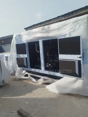 Perkins 650kva Soundproof Diesel Generator With 5years Warranty