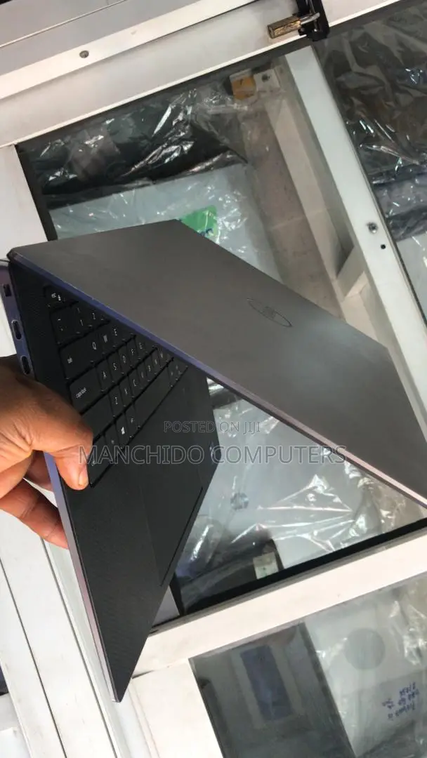 Laptop Dell Precision 5560 32GB Intel Xeon SSD 1T