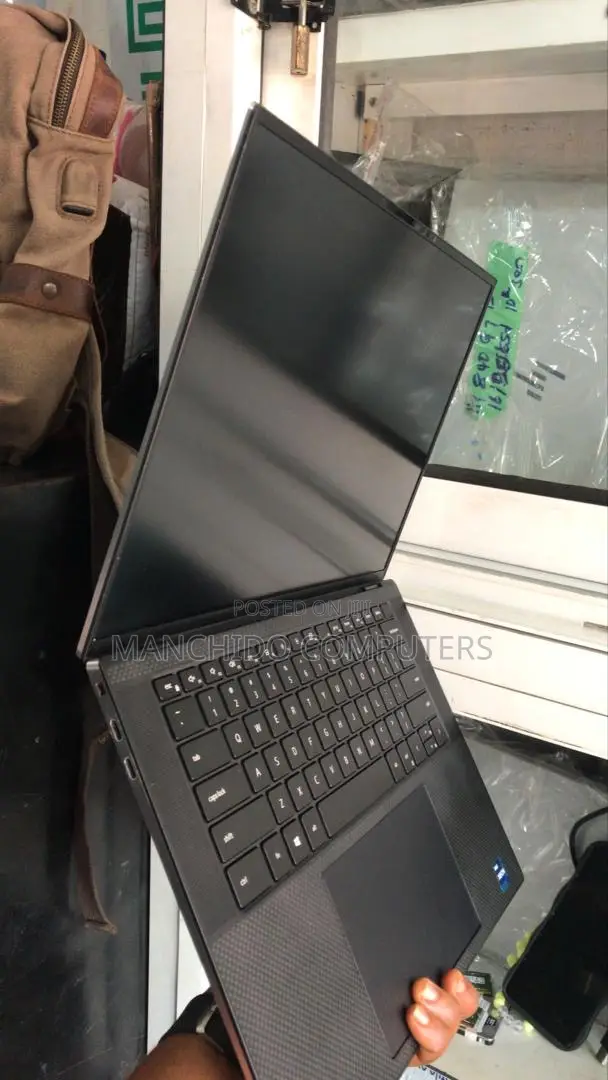 Laptop Dell Precision 5560 32GB Intel Xeon SSD 1T