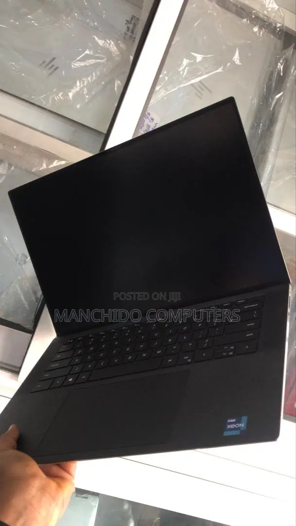 Laptop Dell Precision 5560 32GB Intel Xeon SSD 1T