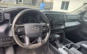 Toyota Tundra 2022 Black