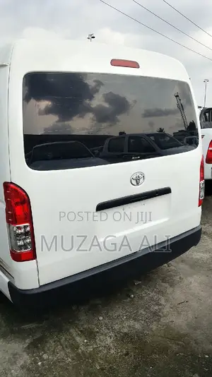 Toyota HiAce 2012 White