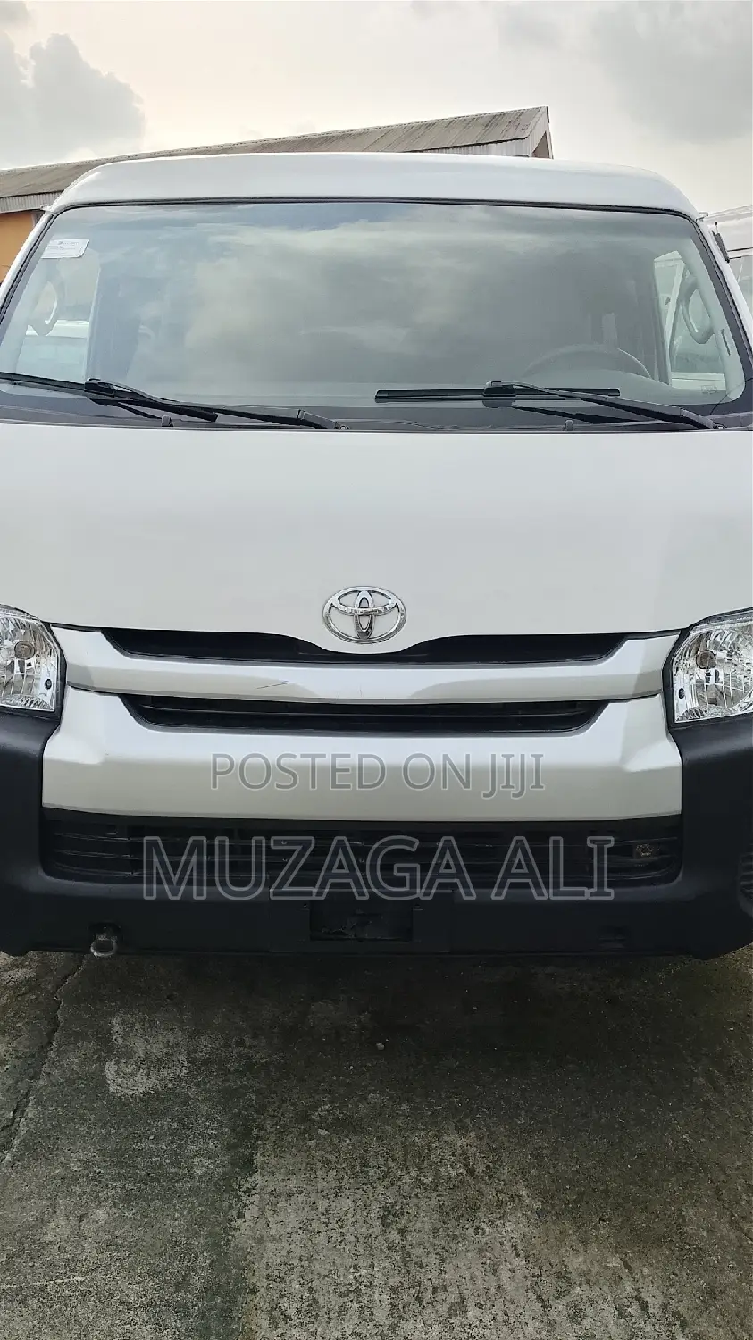 Toyota HiAce 2012 White