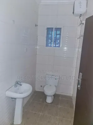 3bdrm Block of Flats in Ikeja GRA for rent
