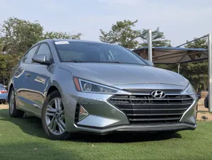 Hyundai Elantra SEL 2019 Silver