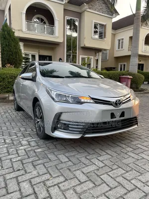 Toyota Corolla XSE (1.8L 4cyl 2A) 2018 Silver