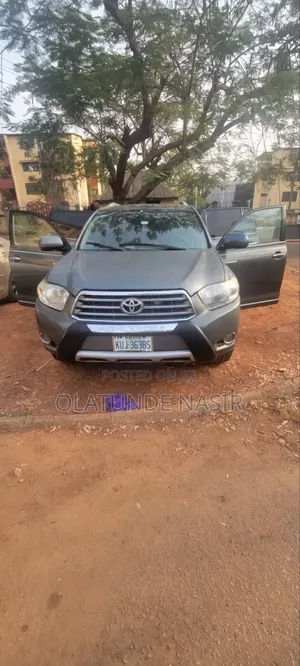 Toyota Highlander Limited 2010 Gray