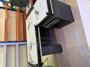 Supermarket Cash Point Table