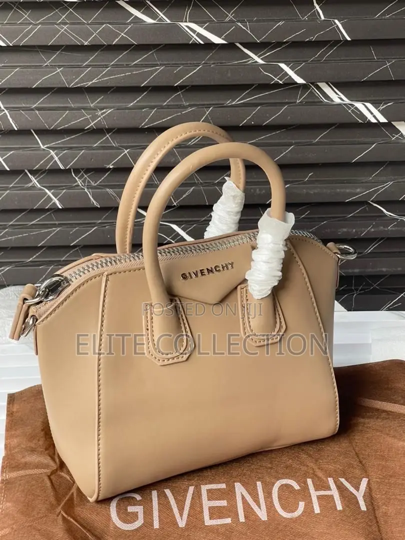 Luxury Givenchy Handbag Fully Boxed Medium Size