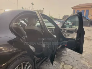 Mercedes-Benz C400 2016 Black