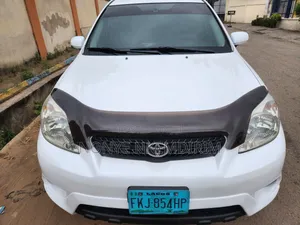 Toyota Matrix XR Hatchback FWD (1.8L 4cyl 4A) 2005 White
