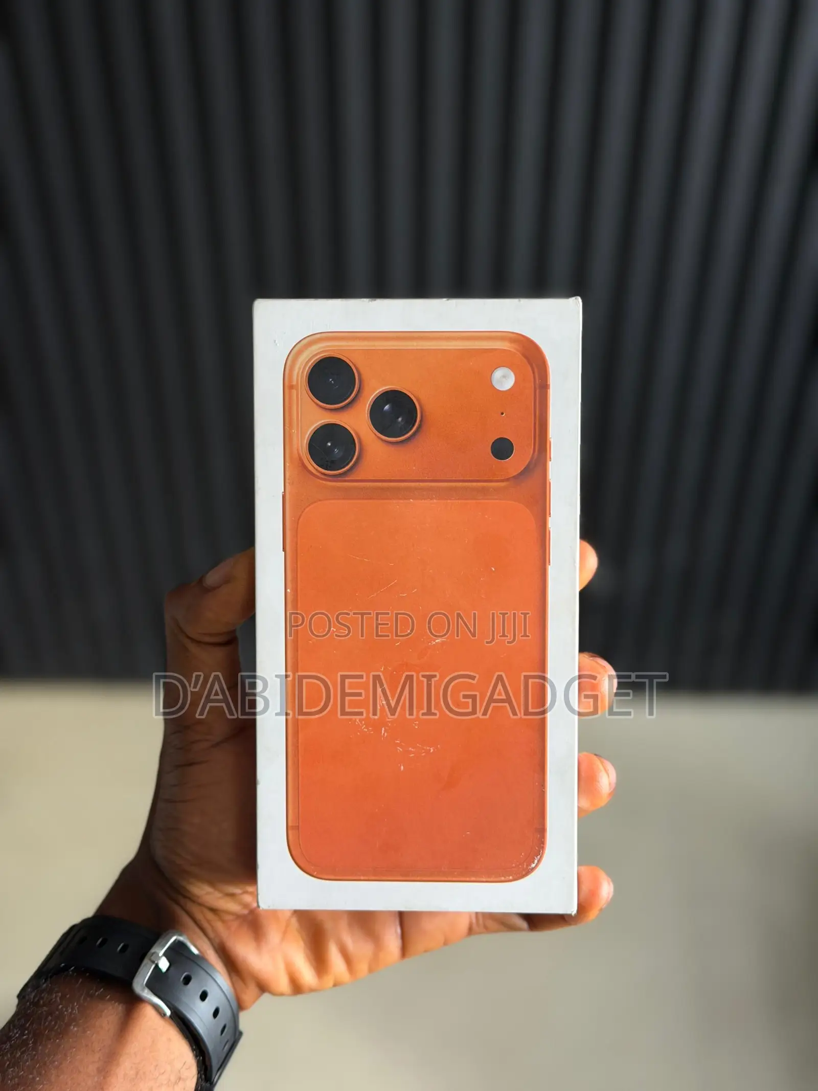 New Apple iPhone 17 Pro Max 256 GB Orange