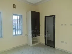 3bdrm Block of Flats in Ikeja Gra for rent