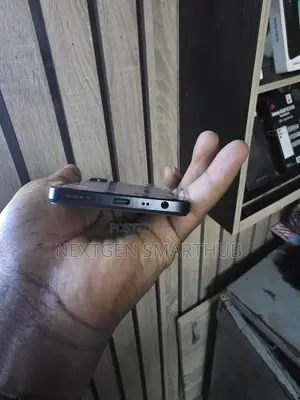 Realme V20 128 GB Black