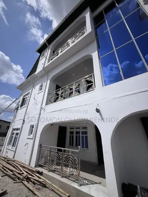3bdrm Apartment in Ayodeji Oshi, Idimu for rent