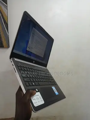 Laptop HP 14-dq1088wm 4GB AMD SSD 128GB