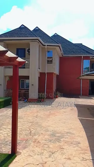 5bdrm Duplex in Unique Estate, Ibadan for sale