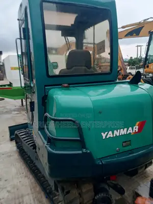 B37 Foreign Used Yanmar Mini Excavator.