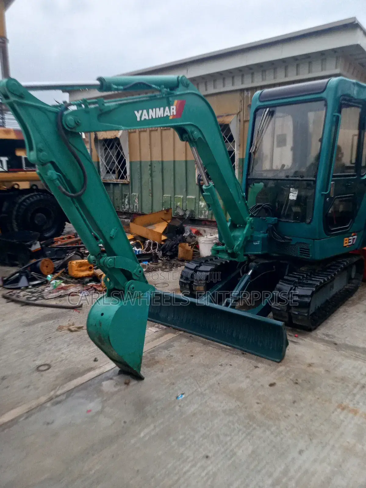 B37 Foreign Used Yanmar Mini Excavator.