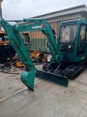 B37 Foreign Used Yanmar Mini Excavator.