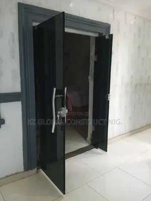 Frameless Glass Swing Door