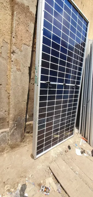 550watts 144cells High Efficiency Canadian Solar Panels