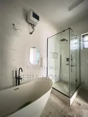 4bdrm Duplex in Ikota Estate, Lagos Island / Lagos Island for rent