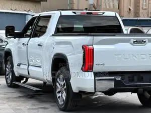 Toyota Tundra 1794 Edition CrewMax 6.5' Bed 2024 White