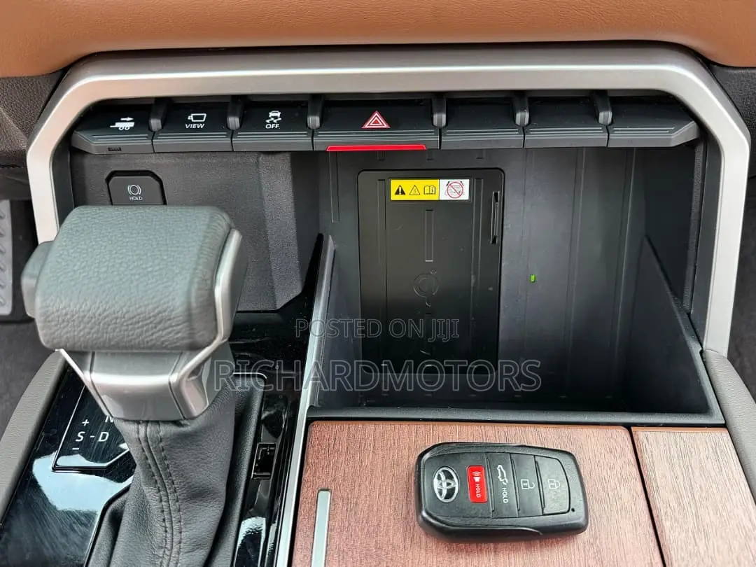 Toyota Tundra 1794 Edition CrewMax 6.5' Bed 2024 White