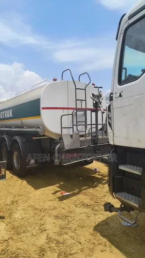 Brand New 20 Thousand Liters Water Tanker With Howo Engine