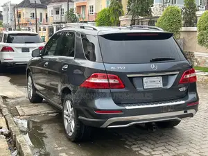 Mercedes-Benz M Class ML350 4MATIC 4dr SUV AWD (3.5L 6cyl 7A) 2015 Gray