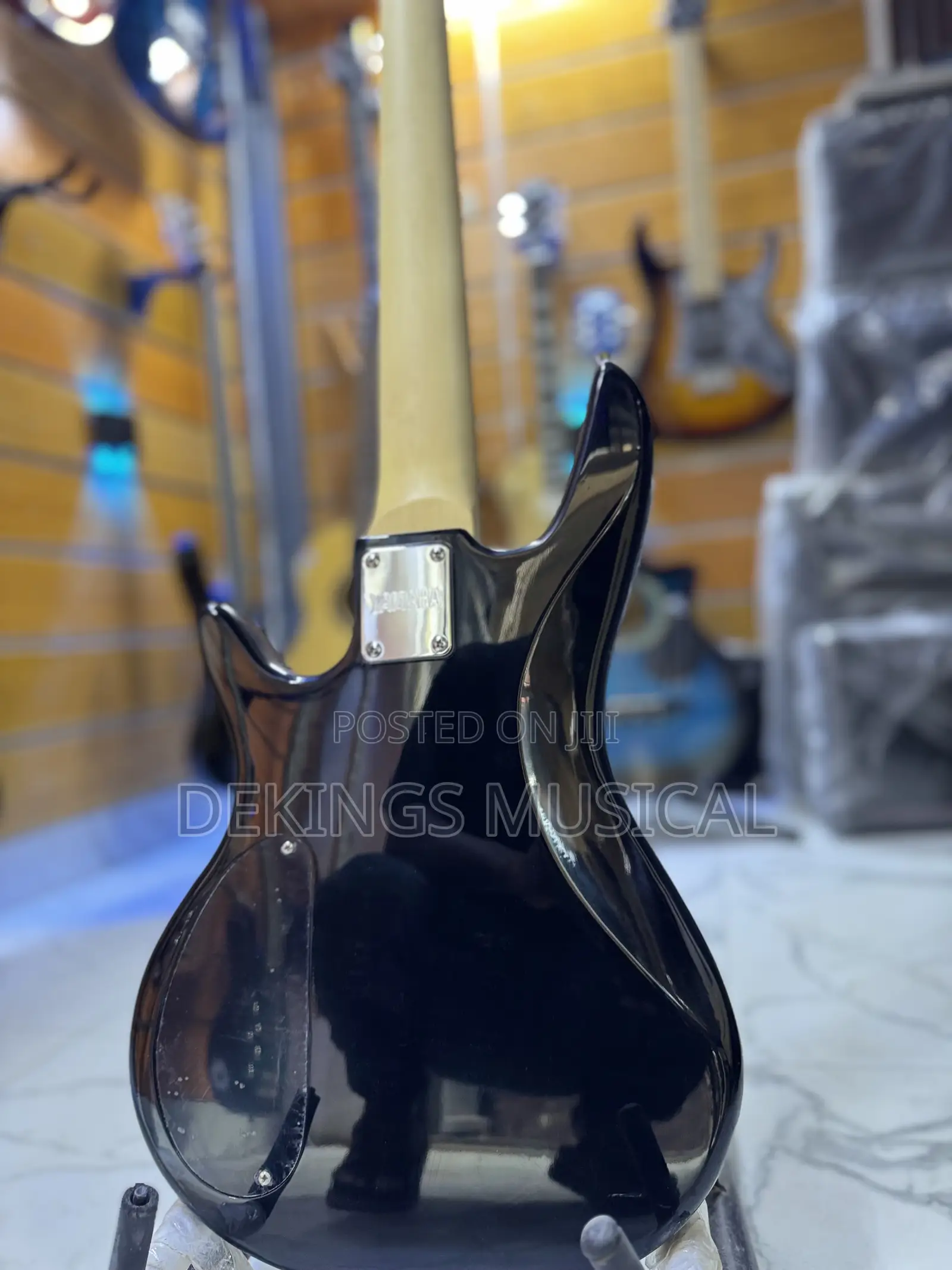 Yamaha Passive 5 Strings Bass Guitar