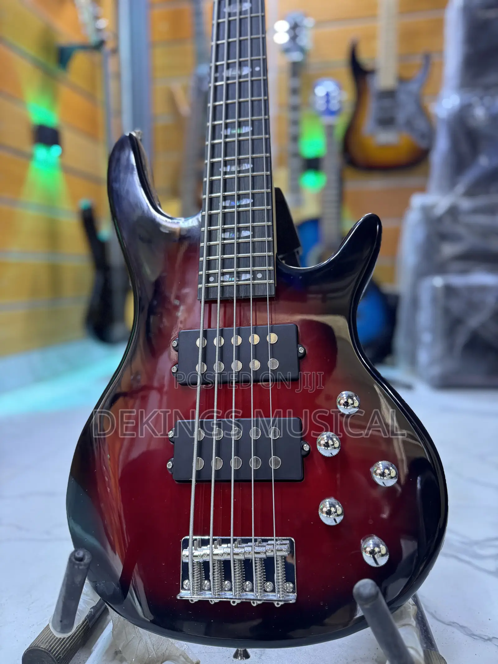 Yamaha Passive 5 Strings Bass Guitar