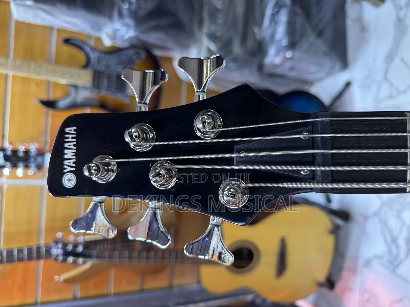 Yamaha Passive 5 Strings Bass Guitar