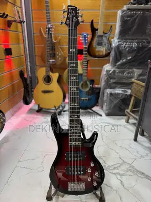 Yamaha Passive 5 Strings Bass Guitar