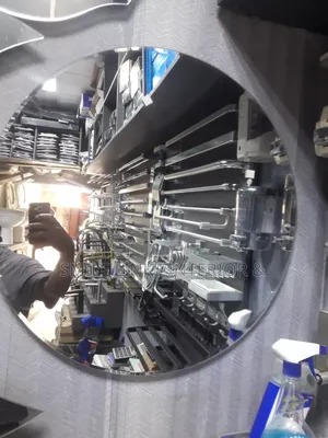 Round Plane Mirror